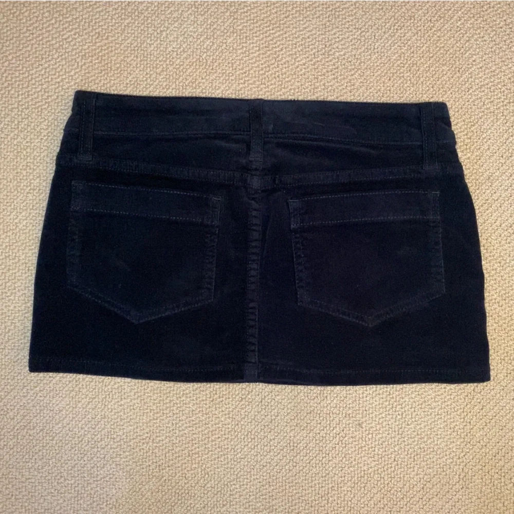 Carmar Black Corduroy Mini Skirt size 23 - Picture 2 of 6